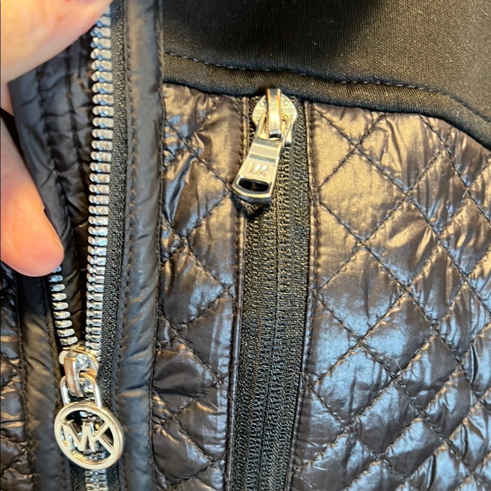 MICHAEL KORS Women's Black Mixed Media Coat Hooded Quilt Jacket Silver
Logo Sz S - Picture 5 of 16